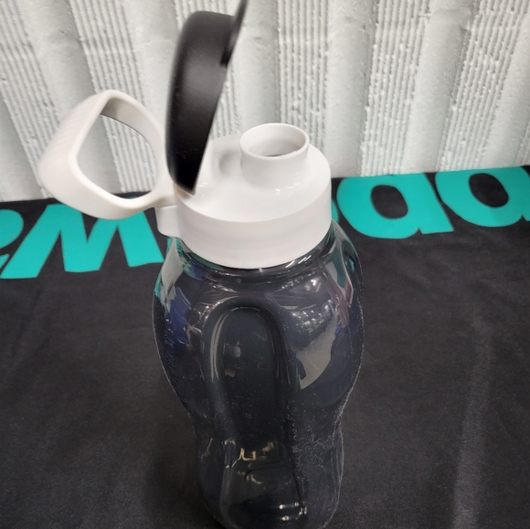 Tupperware Eco+ 2 L Water Bottle with Handle - Picture 2 of 5